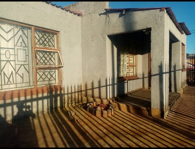 3 BEDROOM FREEHOLD FOR SALE IN LANGAVILLE